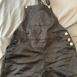 Overall shorts